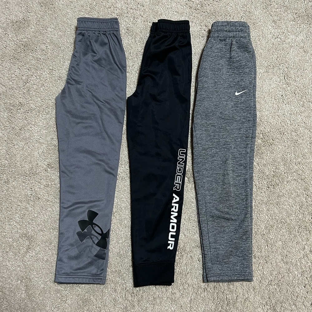 👀 Washed but not worn! Three pairs of boys atheltic pants